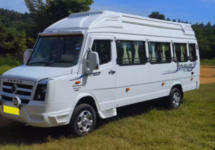 17 Seater Tempo Traveller on rent