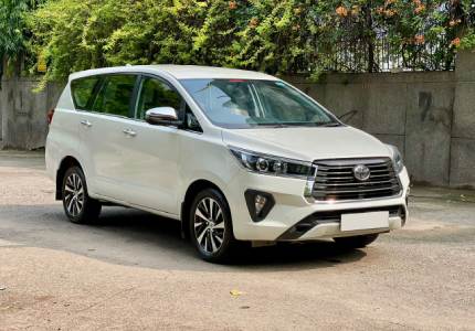Crysta 7 Seater Car in Amritsar